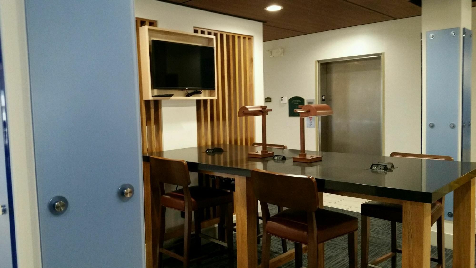 Holiday Inn Express Knoxville-Strawberry Plains By Ihg Extérieur photo