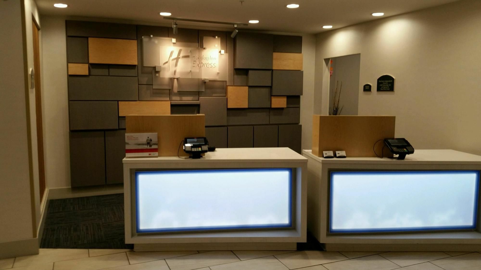 Holiday Inn Express Knoxville-Strawberry Plains By Ihg Extérieur photo